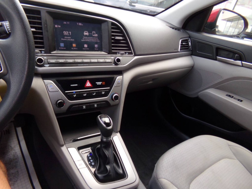 2017 Hyundai Elantra Image 57