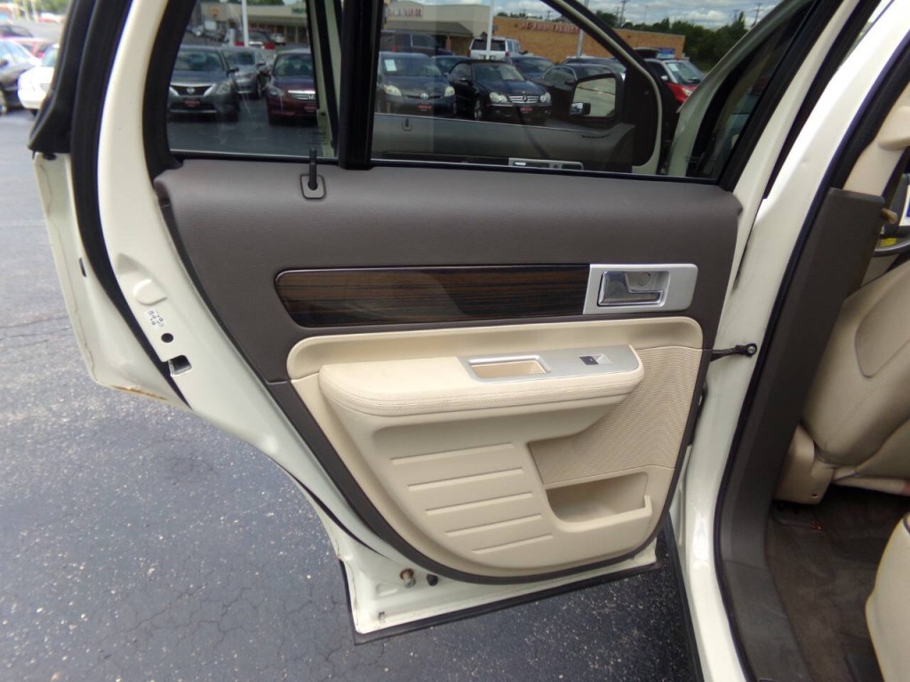 2008 Lincoln MKX Image 16