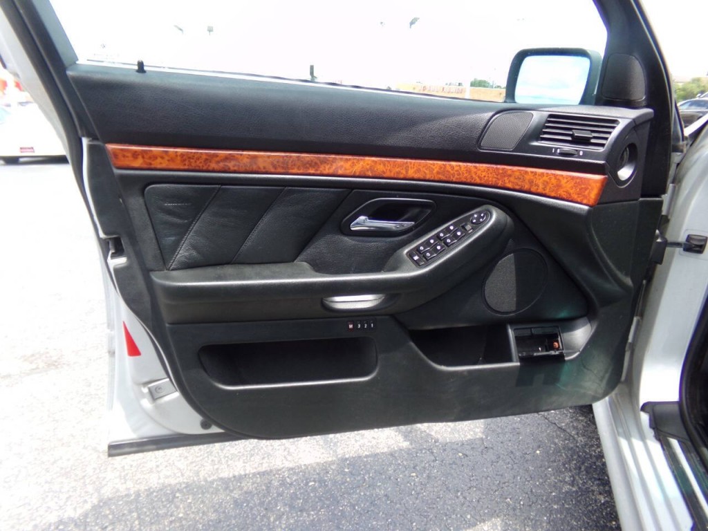 2002 BMW 5 Series Image 33