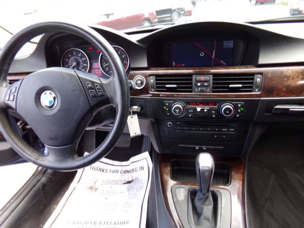 2011 BMW 3 Series Image 34