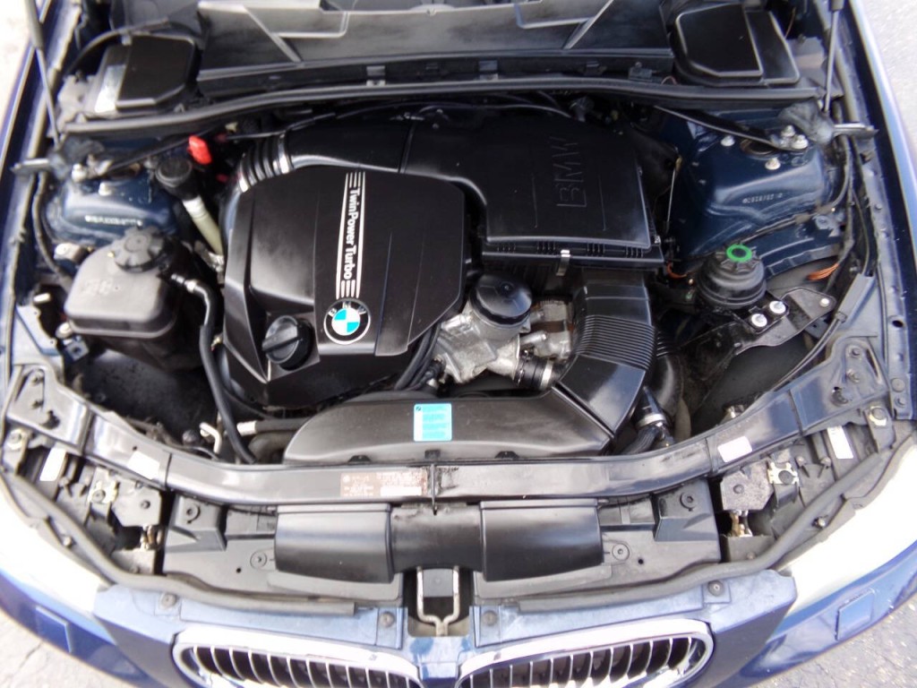 2011 BMW 3 Series Image 39