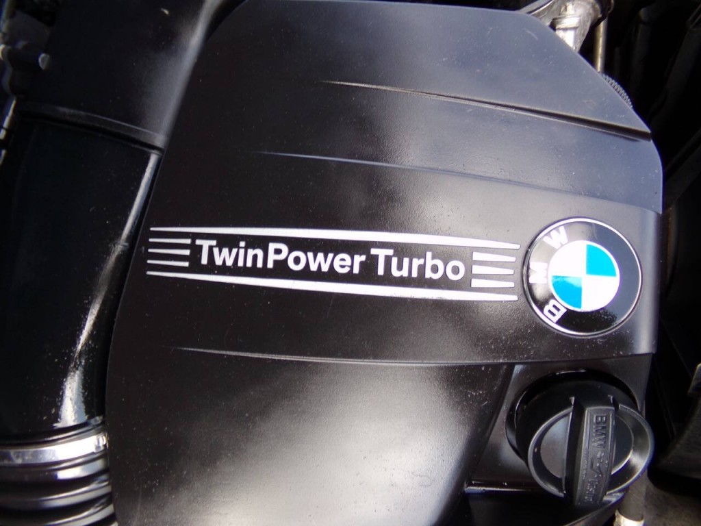 2011 BMW 3 Series Image 40