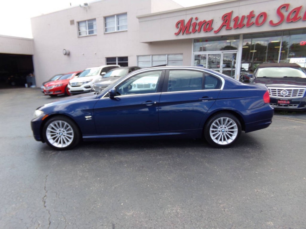 2011 BMW 3 Series Image 45