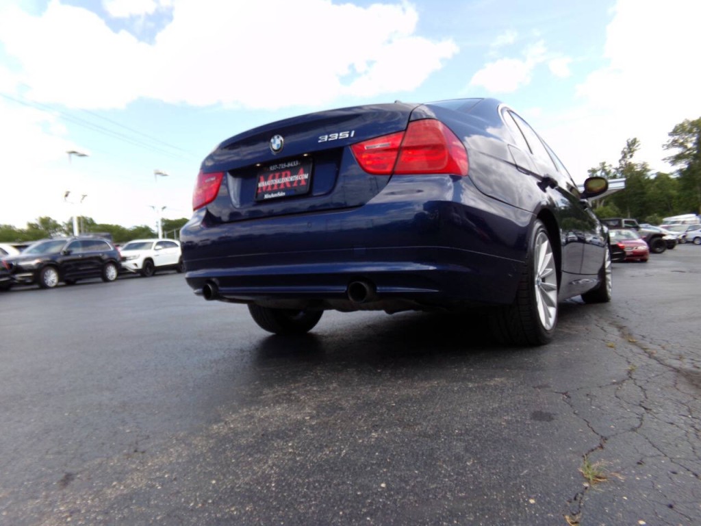 2011 BMW 3 Series Image 46