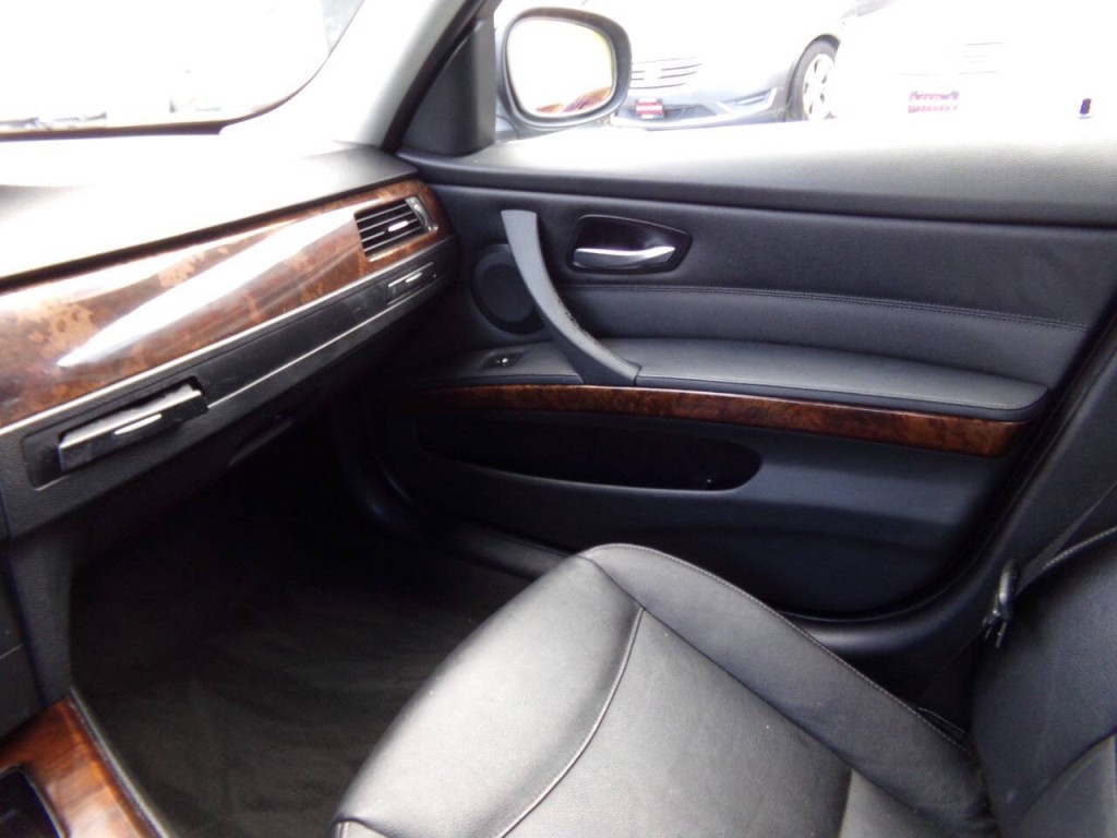 2011 BMW 3 Series Image 53