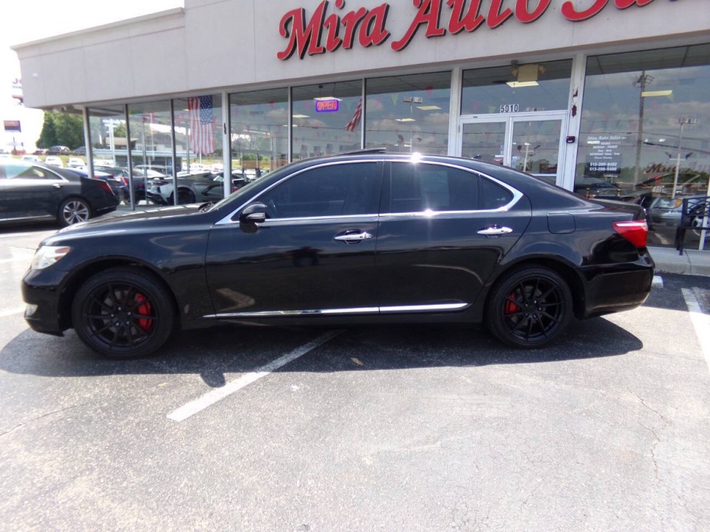 2010 Lexus LS 460 Image 2