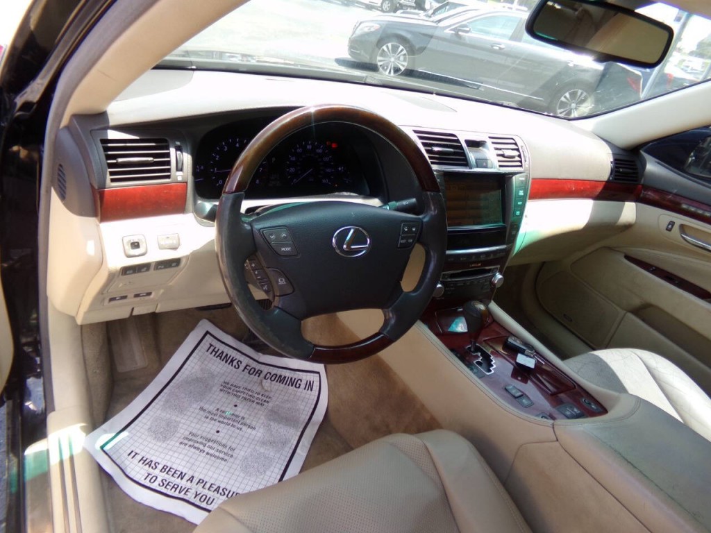 2010 Lexus LS 460 Image 7