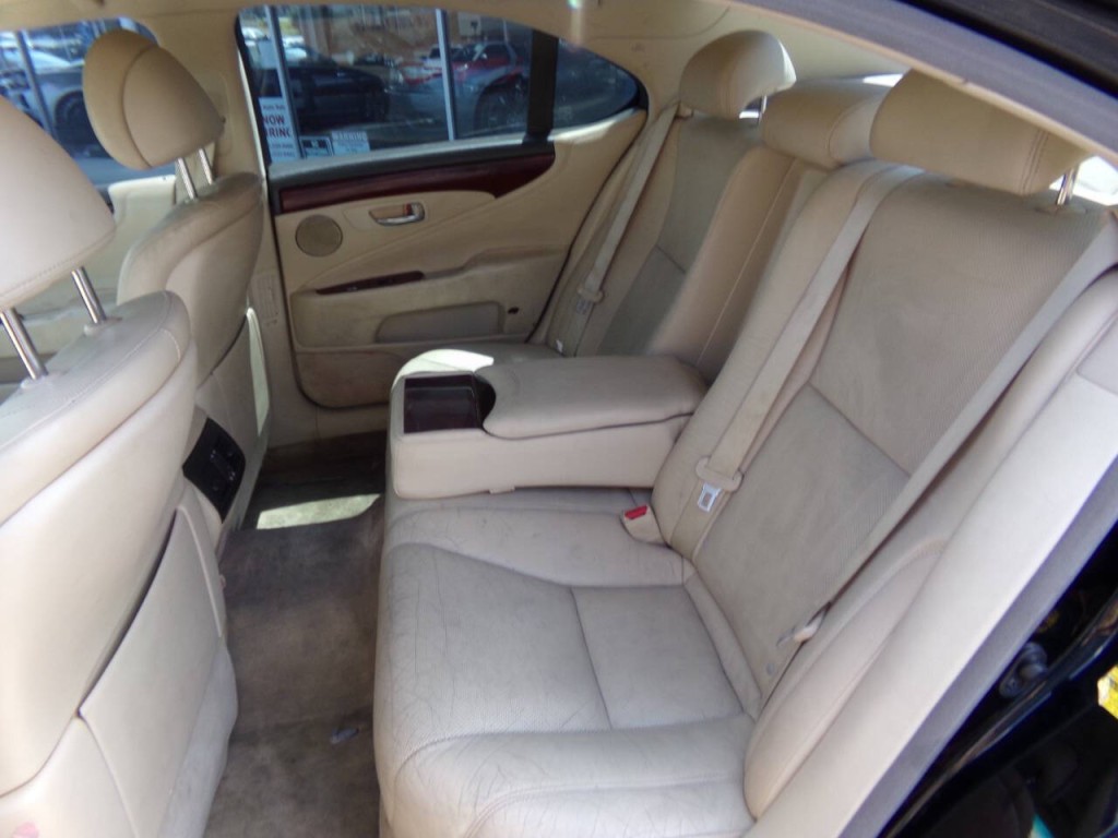 2010 Lexus LS 460 Image 10