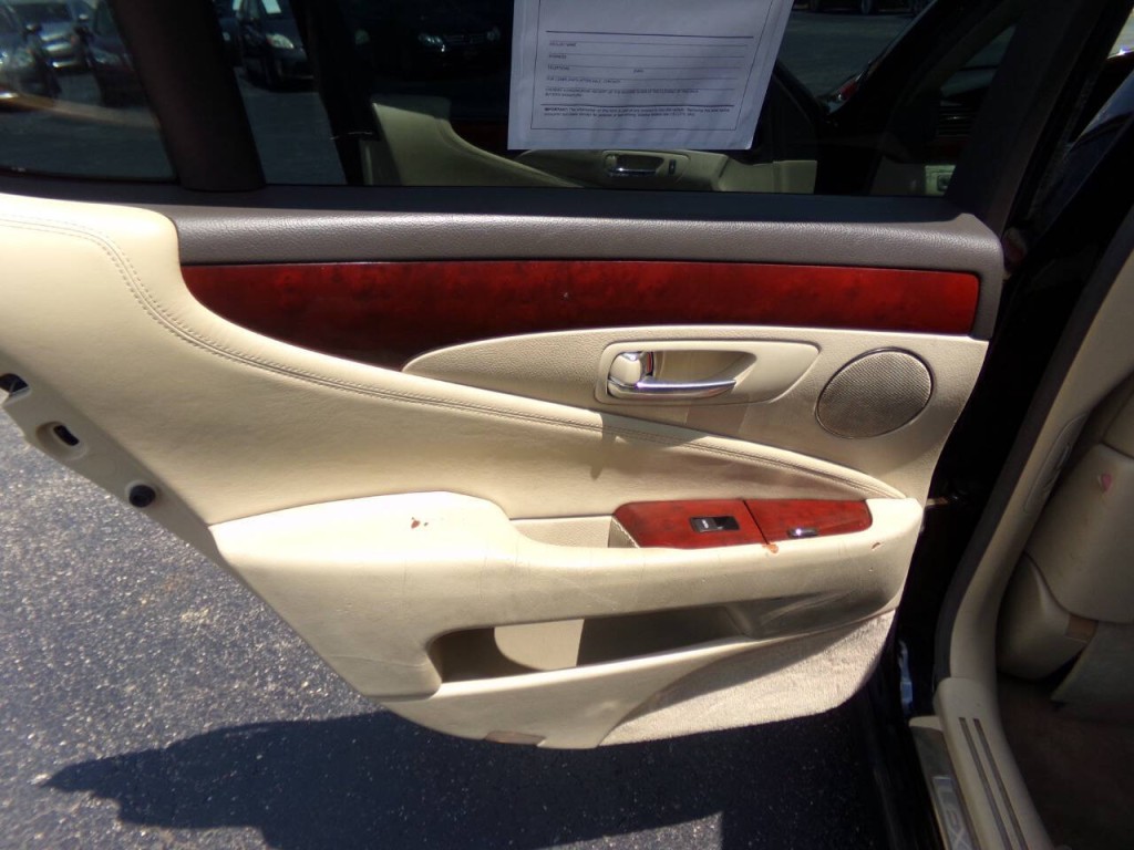 2010 Lexus LS 460 Image 12