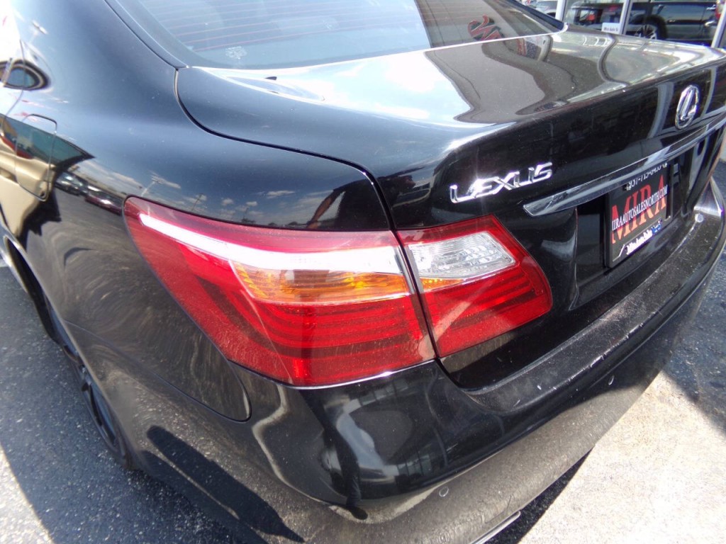 2010 Lexus LS 460 Image 13