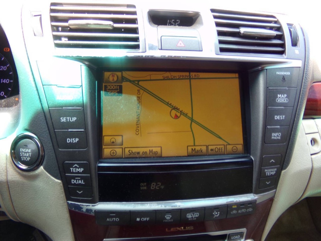 2010 Lexus LS 460 Image 20