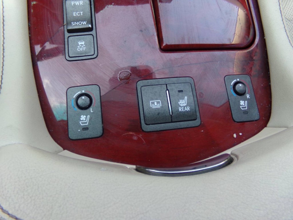 2010 Lexus LS 460 Image 22