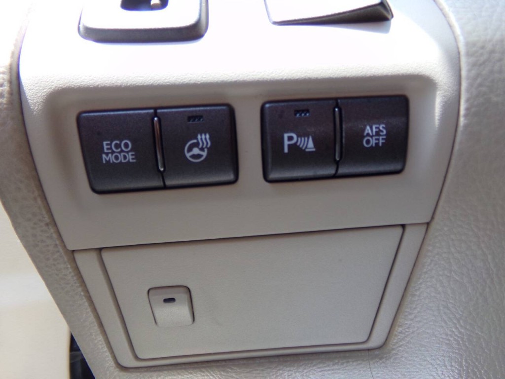 2010 Lexus LS 460 Image 28