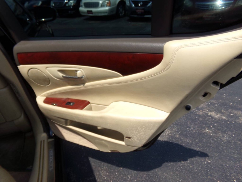 2010 Lexus LS 460 Image 33