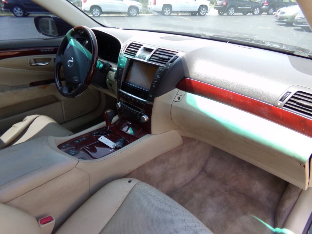 2010 Lexus LS 460 Image 35