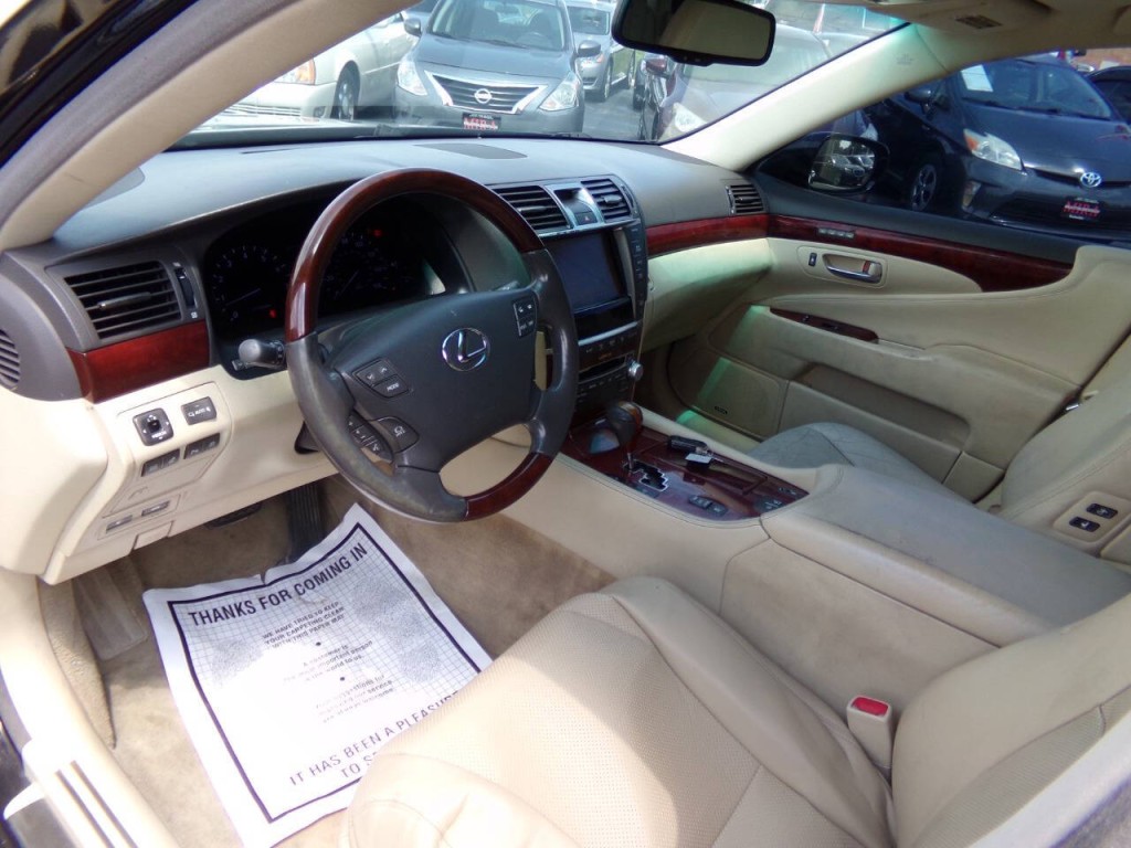 2010 Lexus LS 460 Image 48