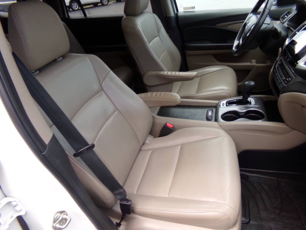2018 Honda Pilot Image 16