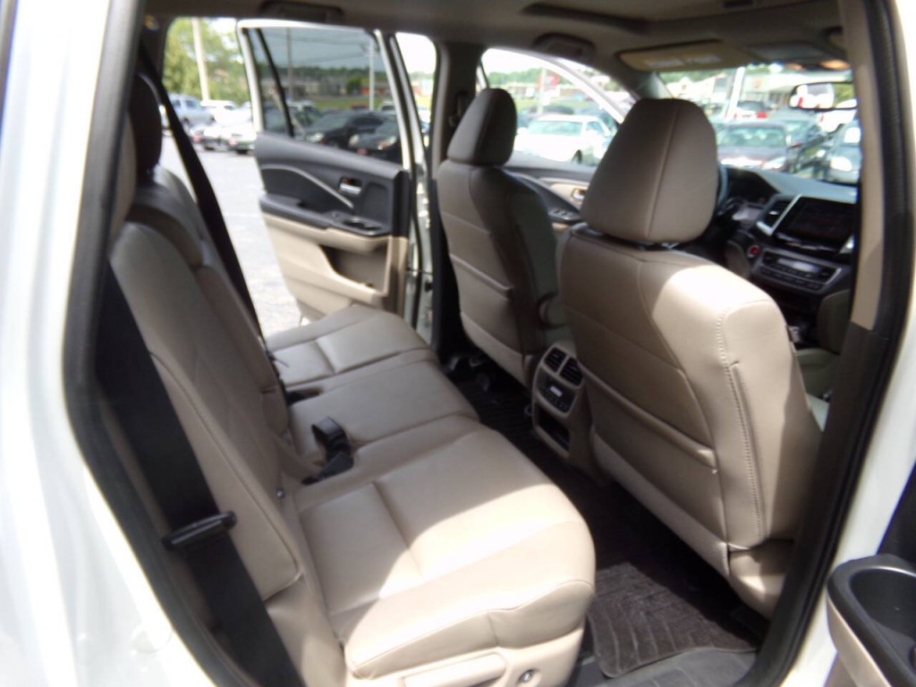 2018 Honda Pilot Image 46