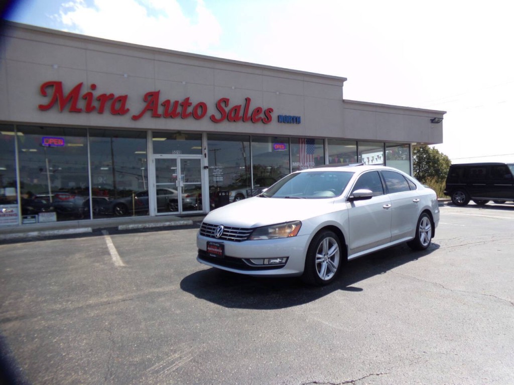 2013 Volkswagen Passat Image 2