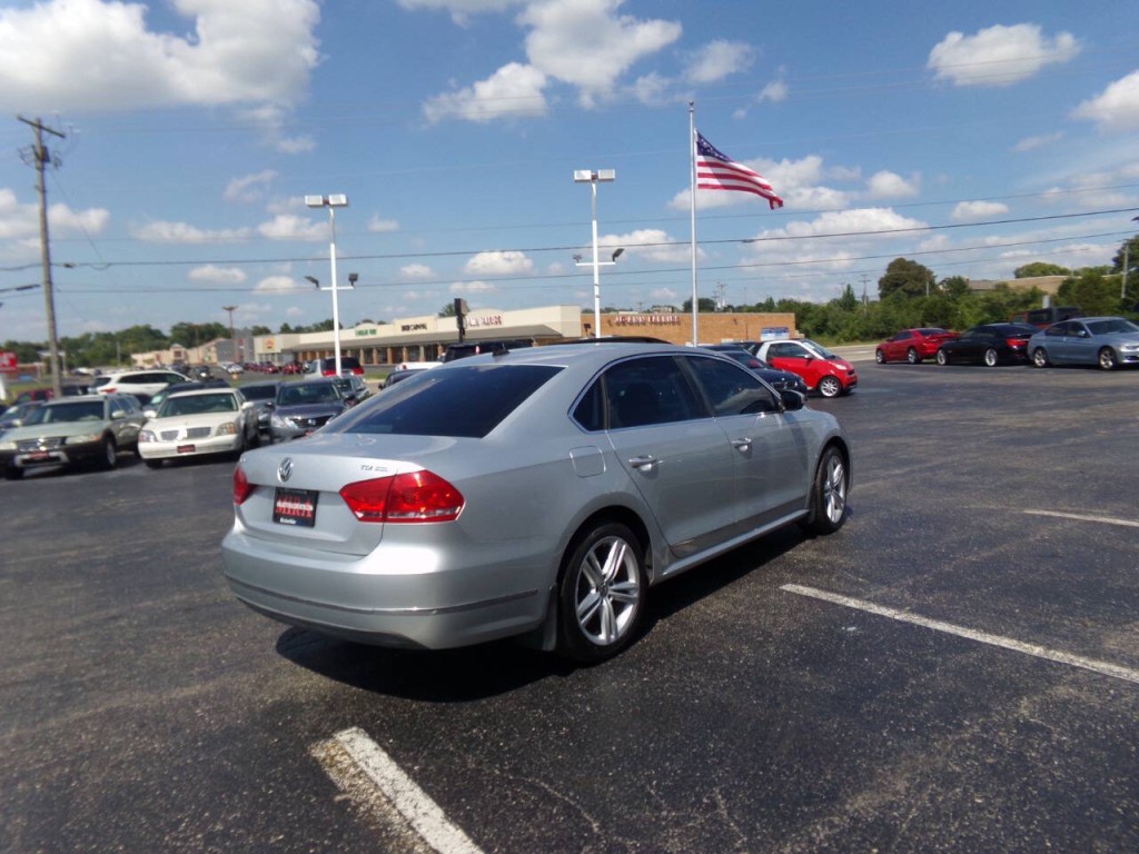 2013 Volkswagen Passat Image 6