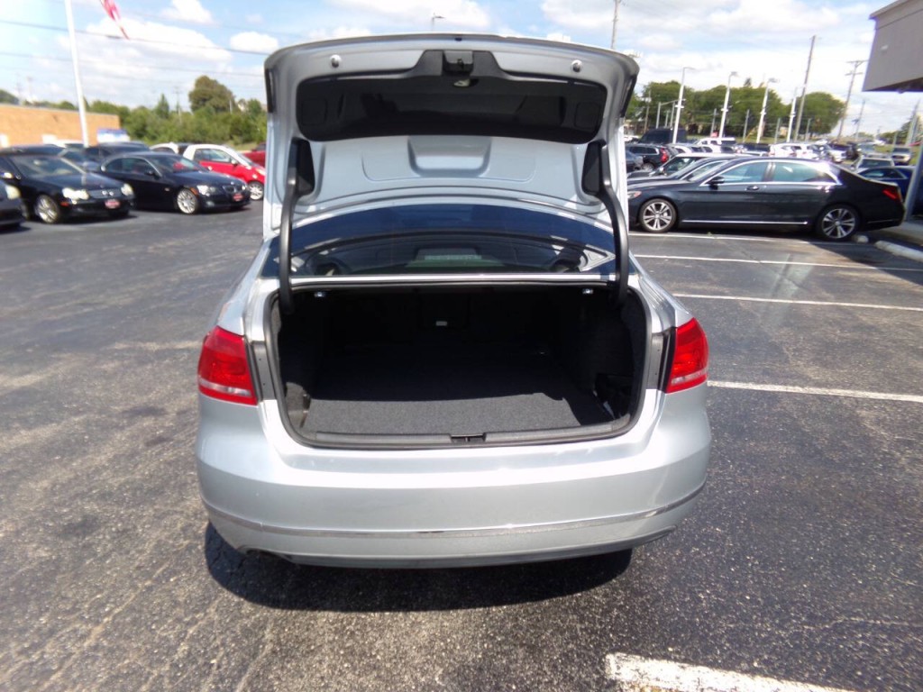 2013 Volkswagen Passat Image 21