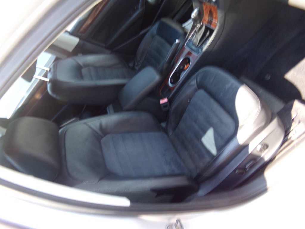 2013 Volkswagen Passat Image 28