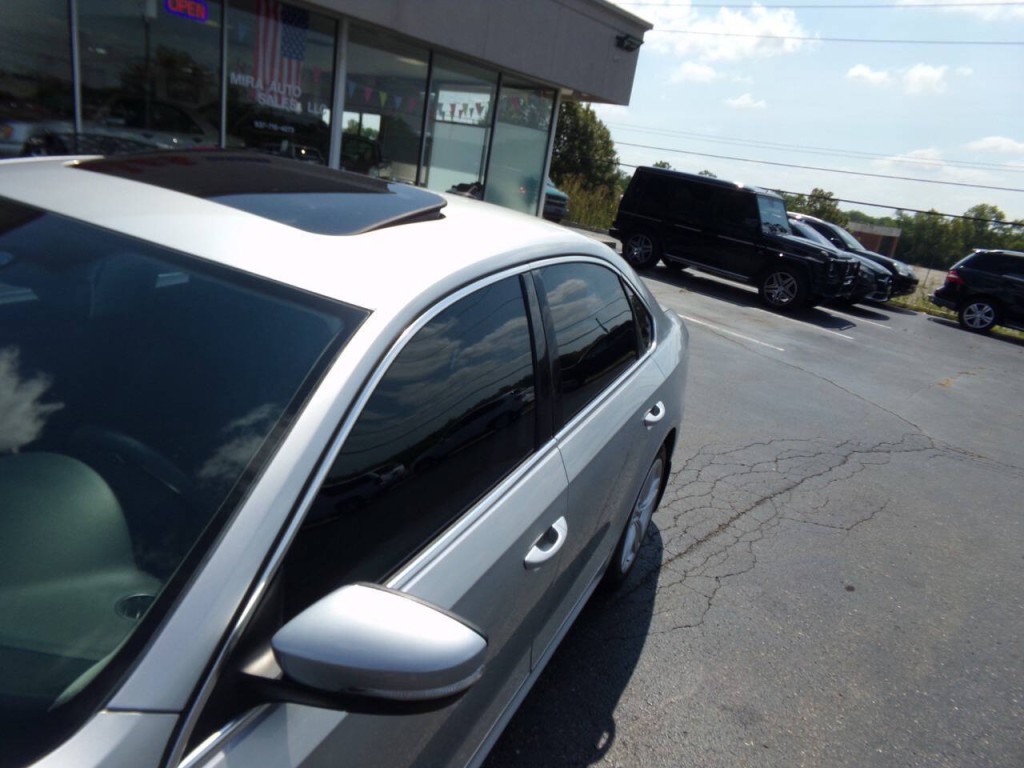2013 Volkswagen Passat Image 36