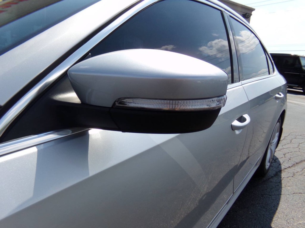 2013 Volkswagen Passat Image 37