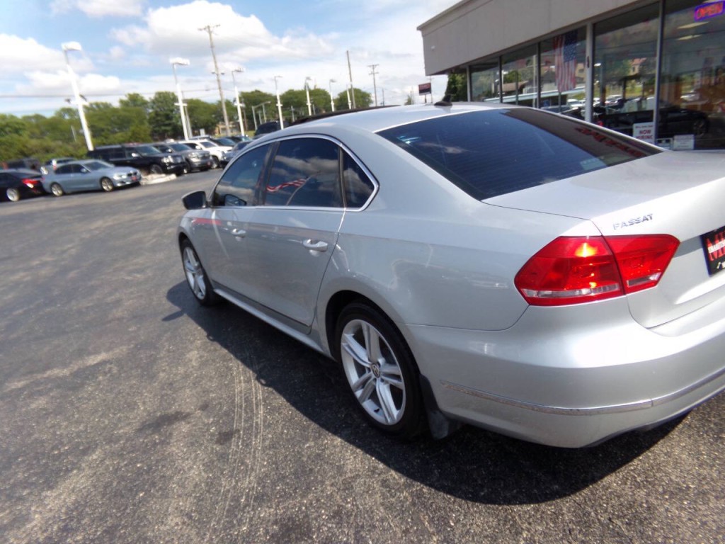 2013 Volkswagen Passat Image 39