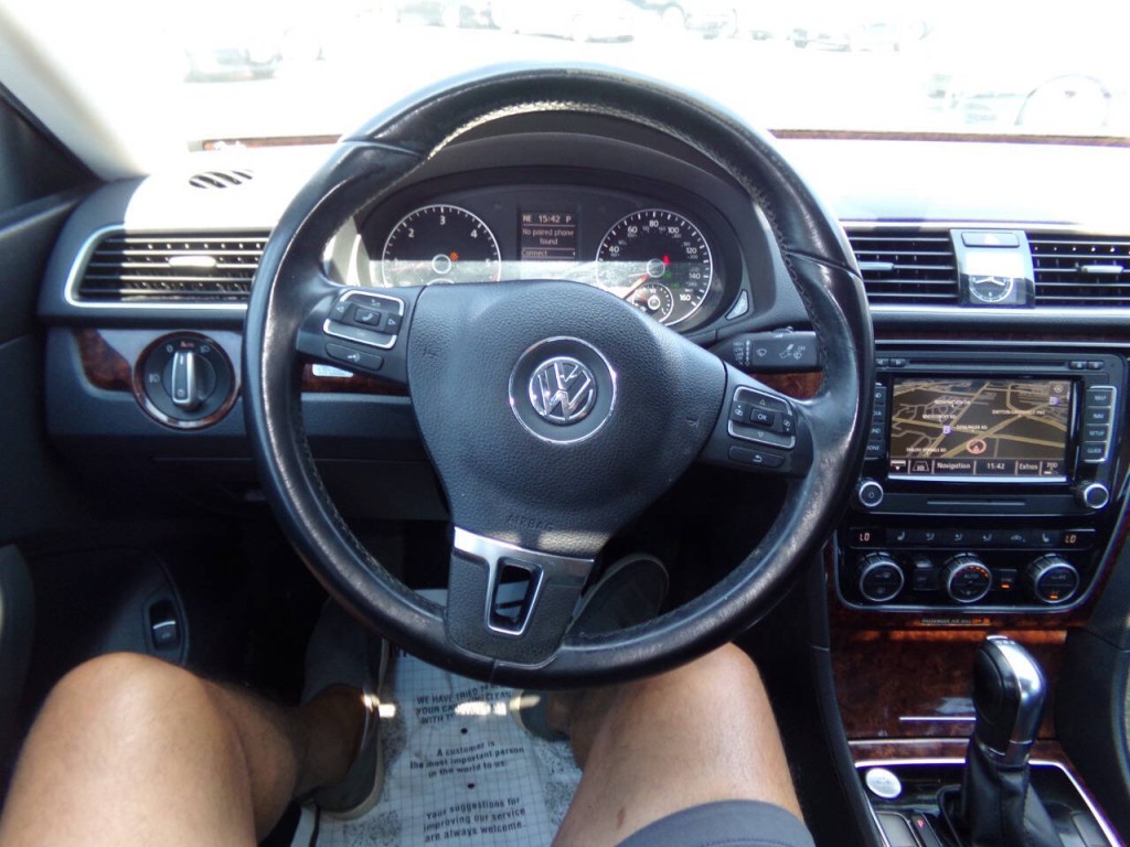 2013 Volkswagen Passat Image 52