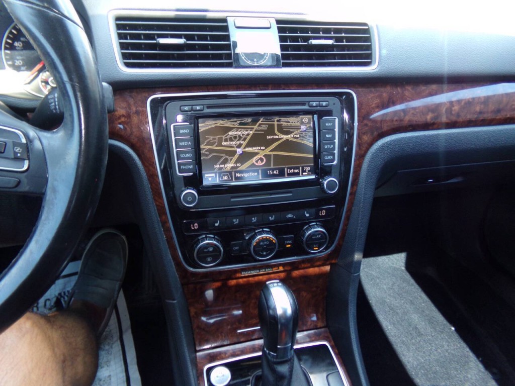 2013 Volkswagen Passat Image 54