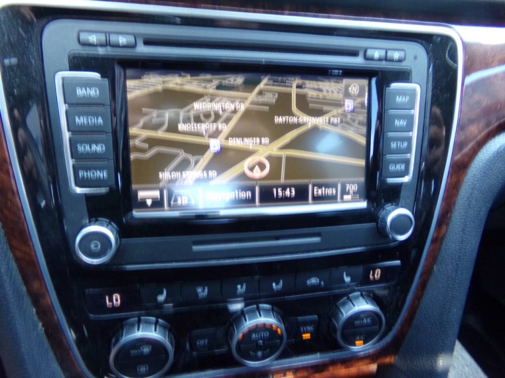 2013 Volkswagen Passat Image 60