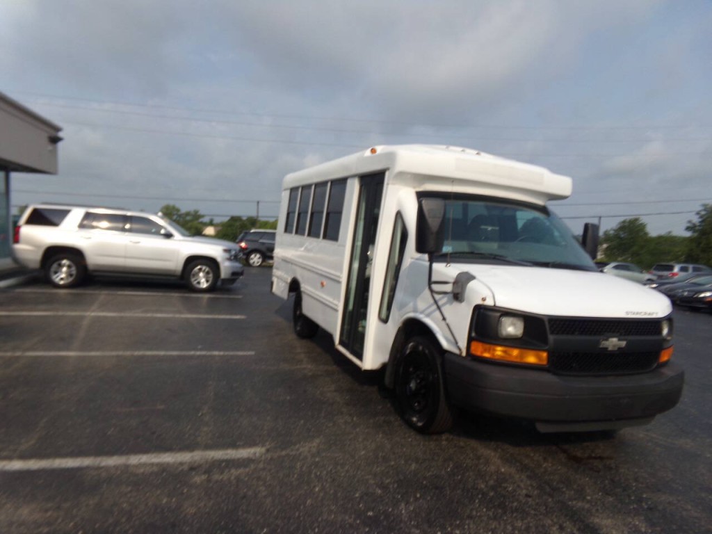 2012 Chevrolet Express Image 5