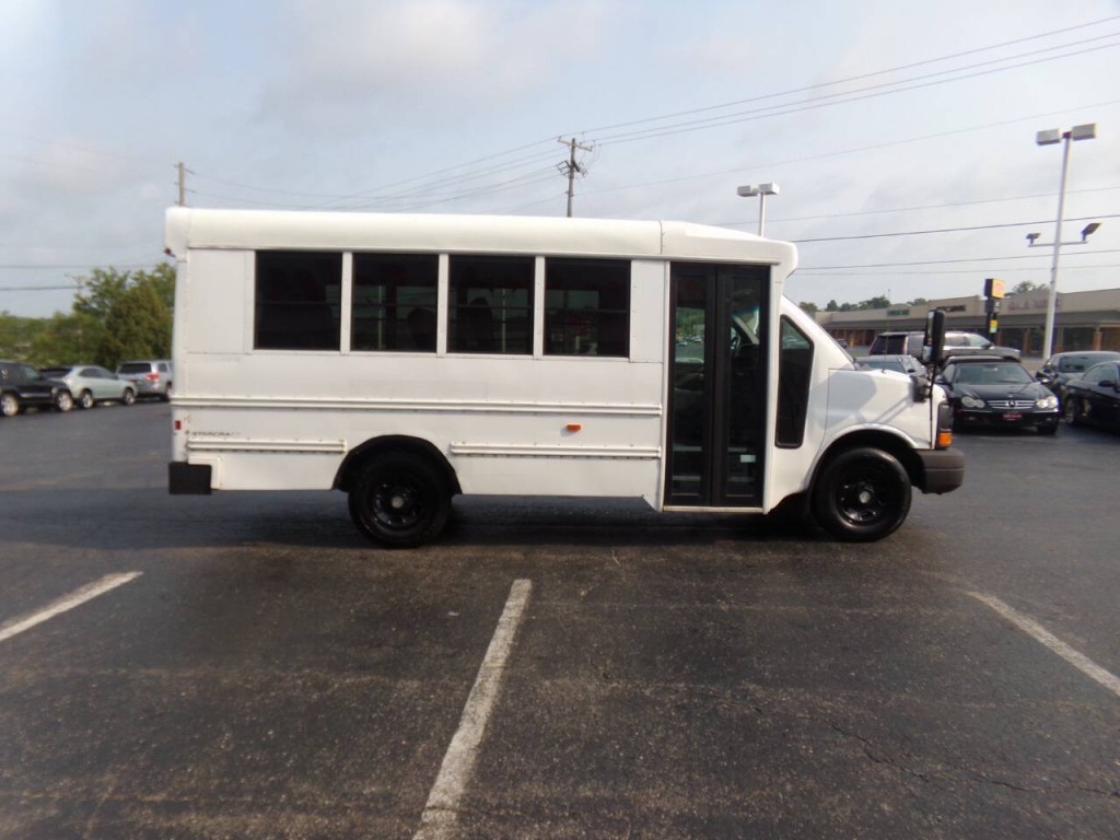 2012 Chevrolet Express Image 6