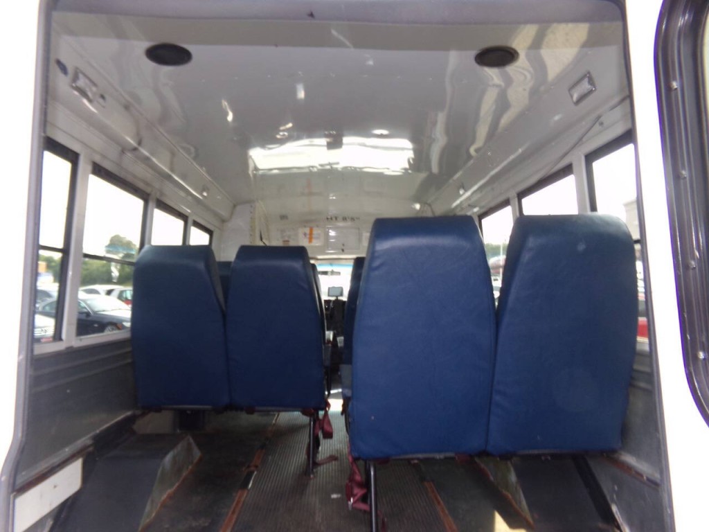 2012 Chevrolet Express Image 10