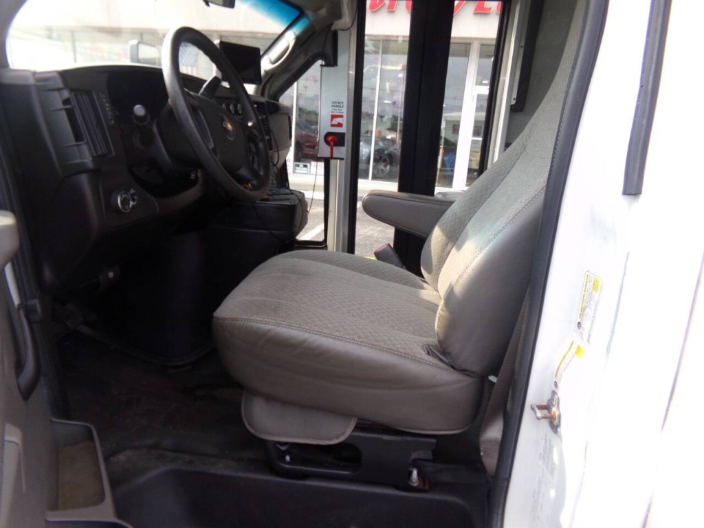2012 Chevrolet Express Image 15