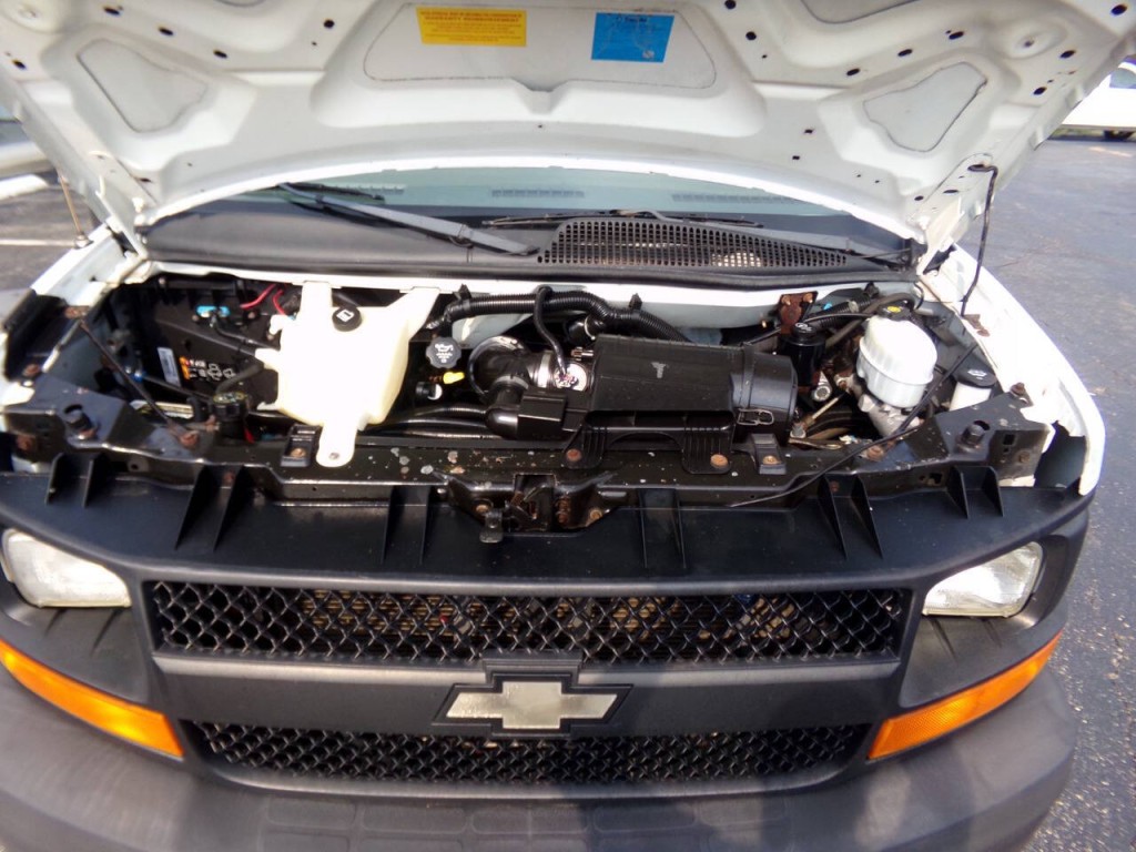2012 Chevrolet Express Image 17