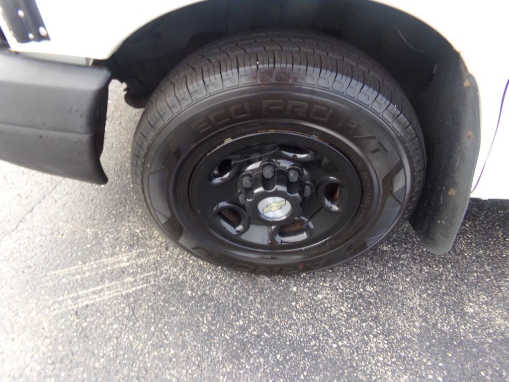 2012 Chevrolet Express Image 22