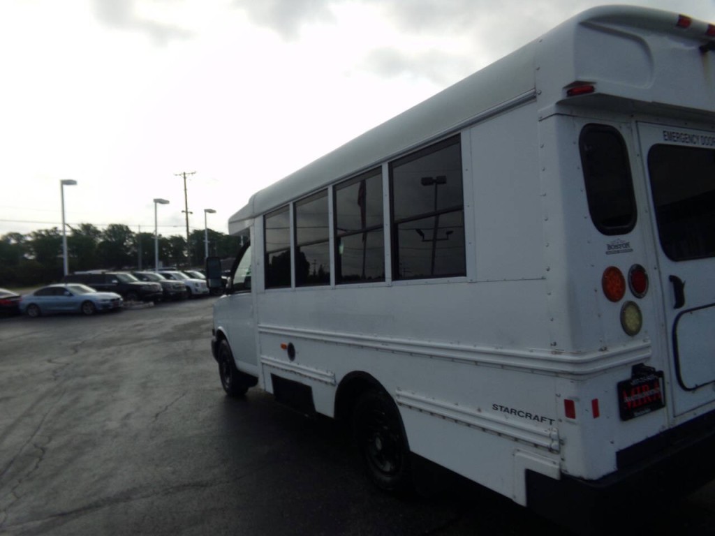 2012 Chevrolet Express Image 25