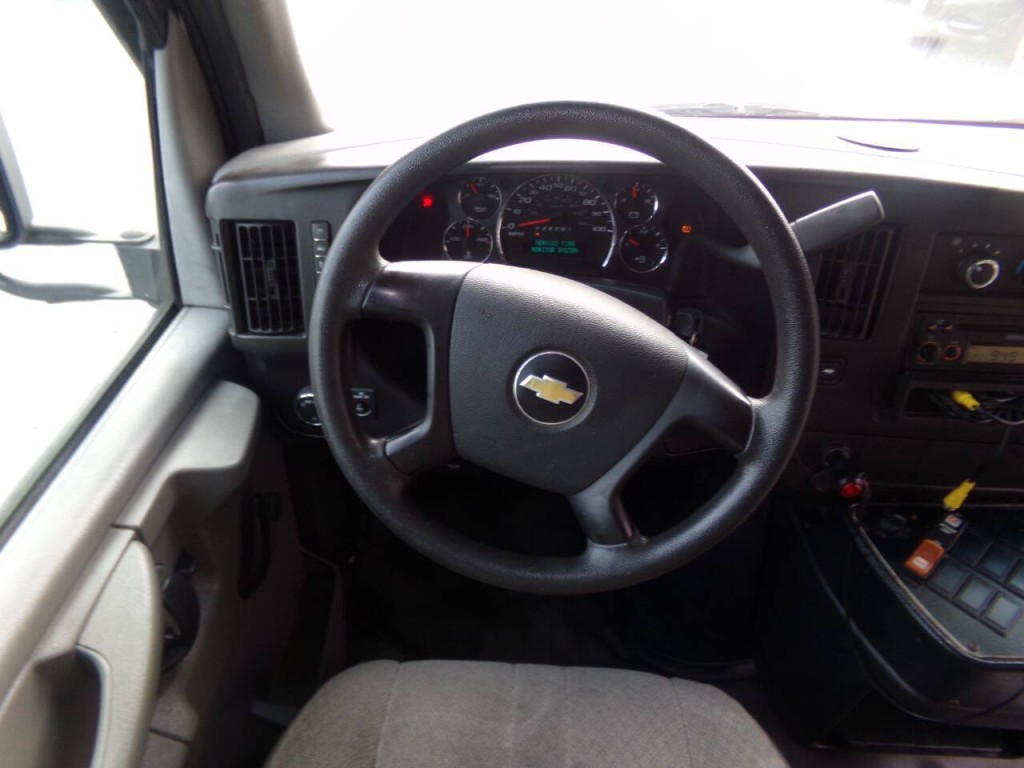 2012 Chevrolet Express Image 39