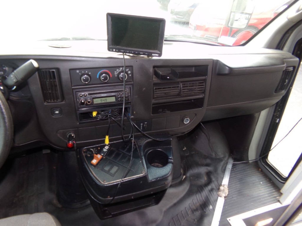 2012 Chevrolet Express Image 40