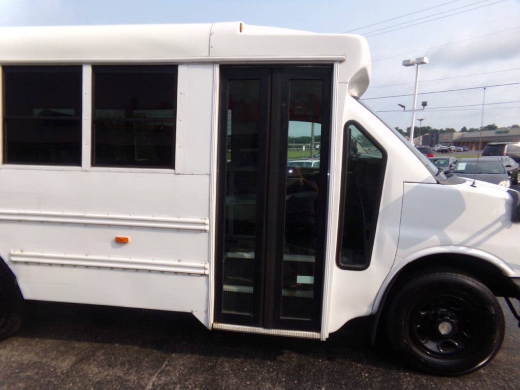 2012 Chevrolet Express Image 42