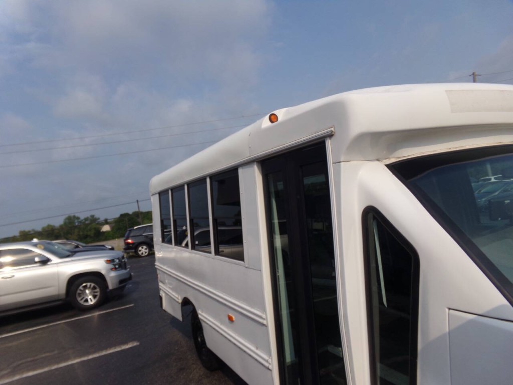2012 Chevrolet Express Image 44