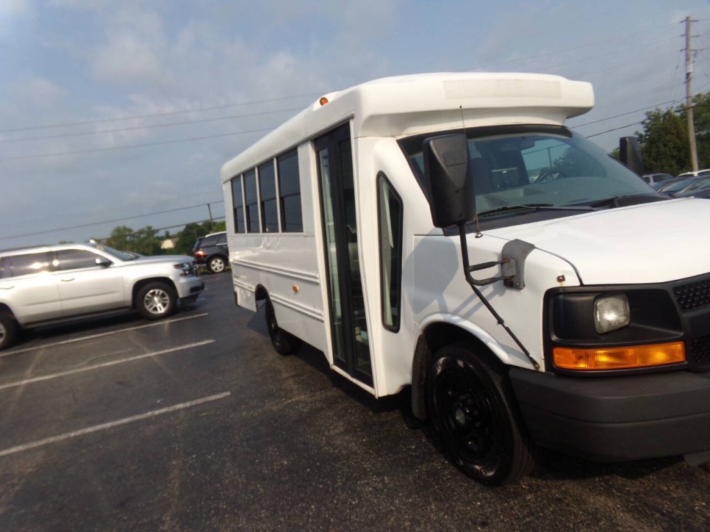 2012 Chevrolet Express Image 45