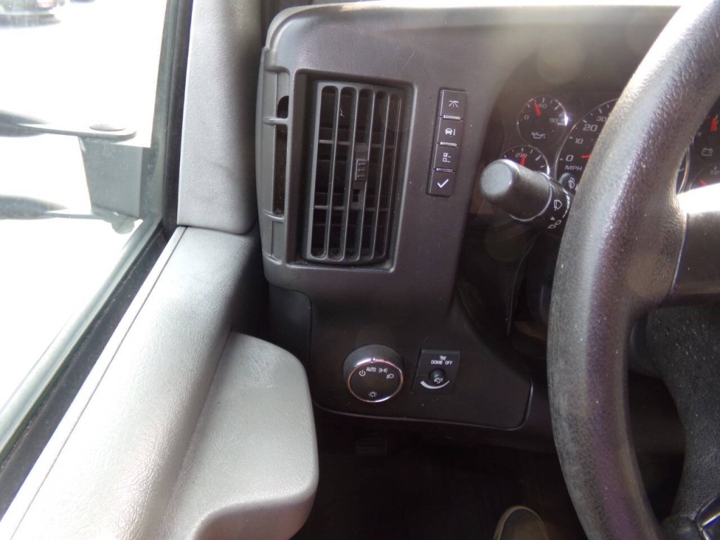 2012 Chevrolet Express Image 51