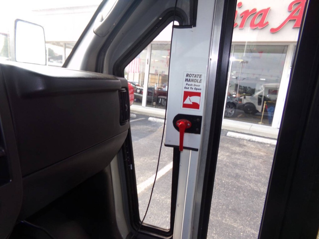 2012 Chevrolet Express Image 54