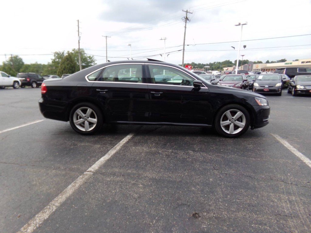 2012 Volkswagen Passat Image 5