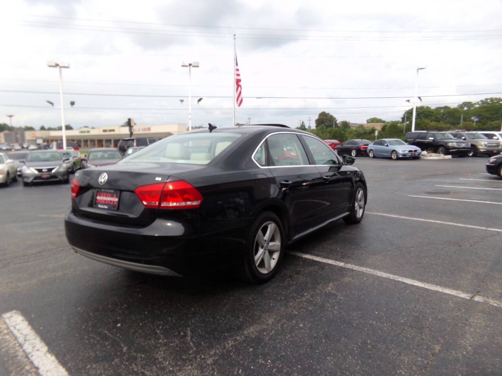 2012 Volkswagen Passat Image 6