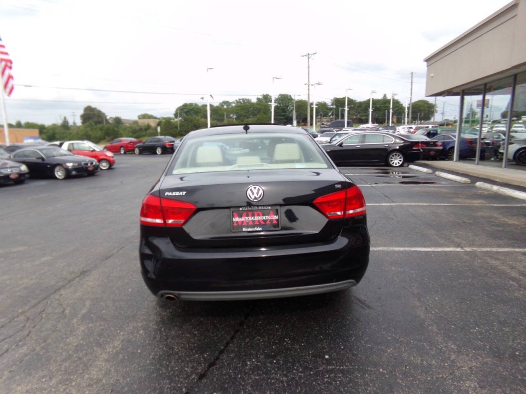 2012 Volkswagen Passat Image 7