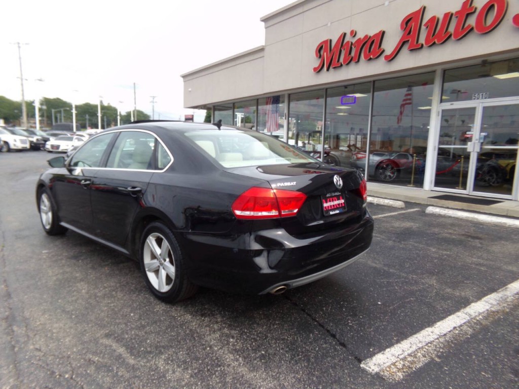 2012 Volkswagen Passat Image 8